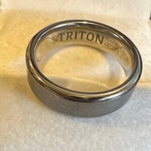 Triton Tungston Carbide Steel Ring Size 7.5 GREAT GIFT Retails $375
